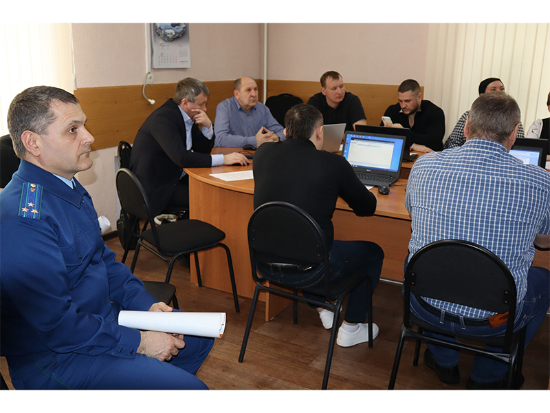 В городском Совете состоялось заседание внеочередной сессии.
